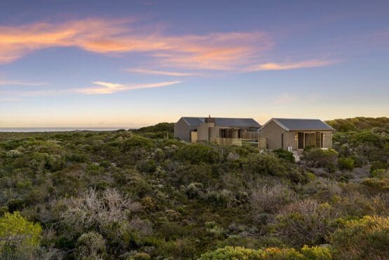 Twin Cabins Romansbaai Accommodation Special