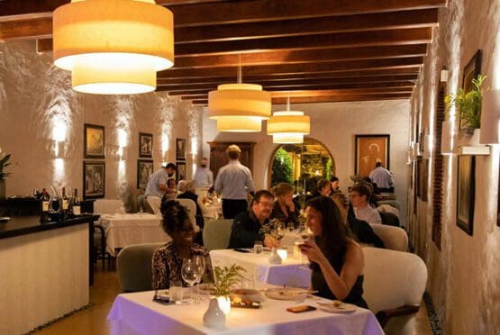 Rust en Vrede guests dining