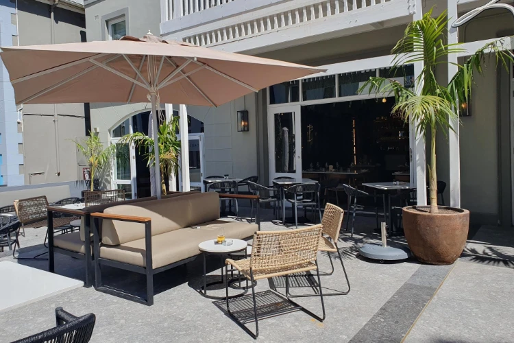 Therapy Restaurant Outside