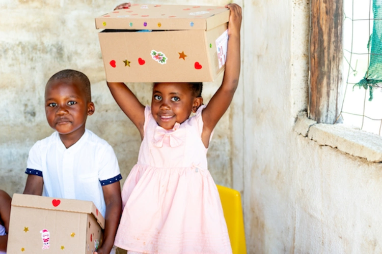 Santa Shoebox Project: Kids with their boxes