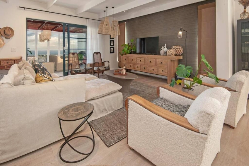 Onrus Mountain Escape Living Area