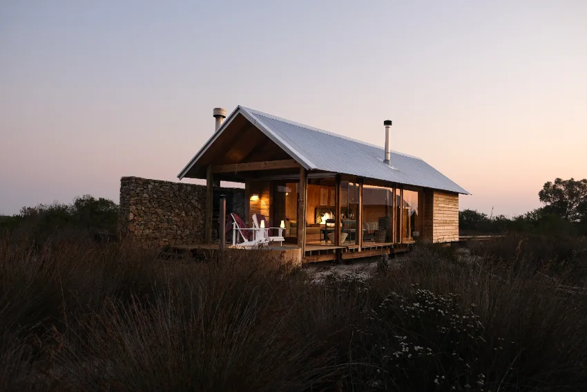 Hot Tub Accommodation !Khwa ttu Fynbos Cabins