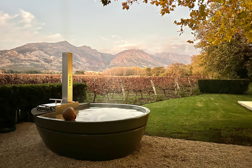 La Chataigne Hot Tub