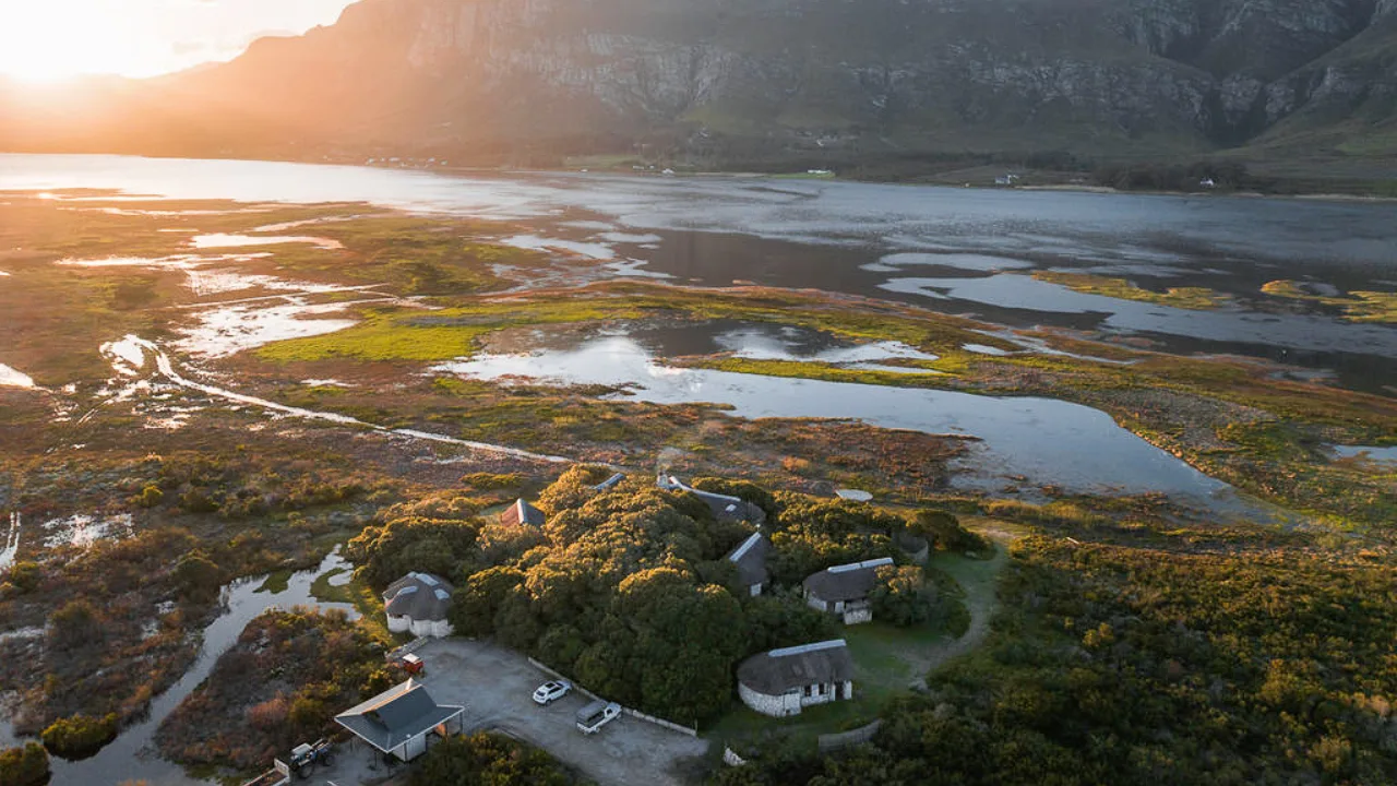 Mosaic Lagoon Lodge