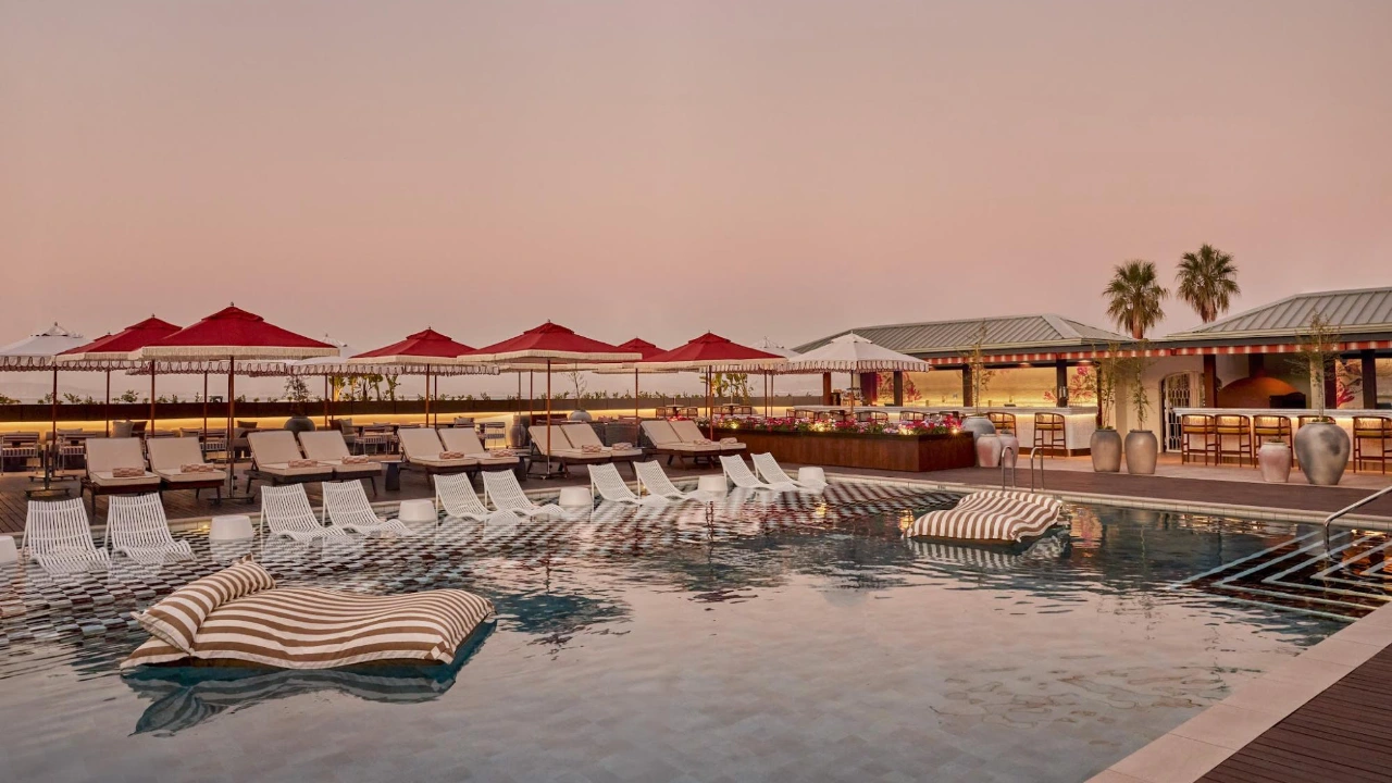 Table Bay Solandra Pool